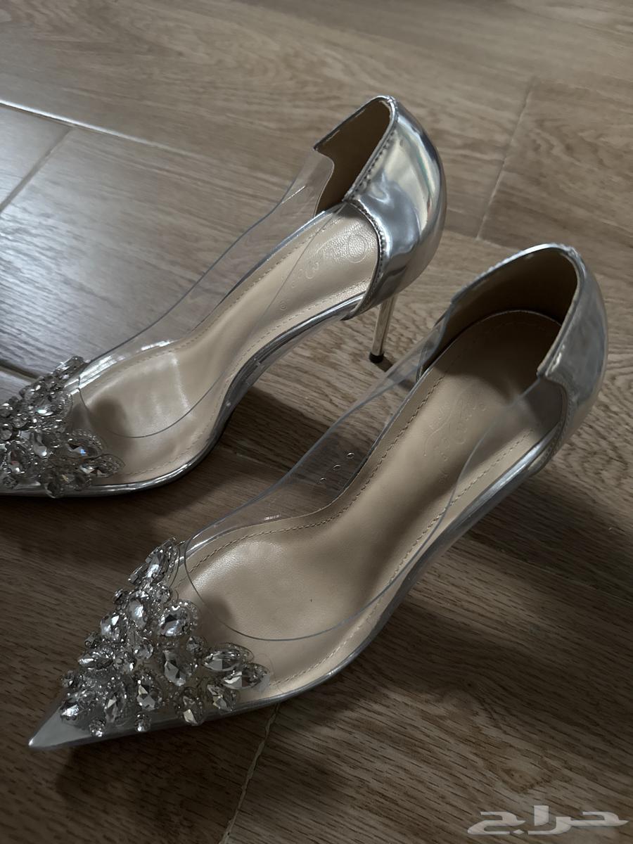 كعب جديد لم يستخدم و المقاس 3864612500939266111