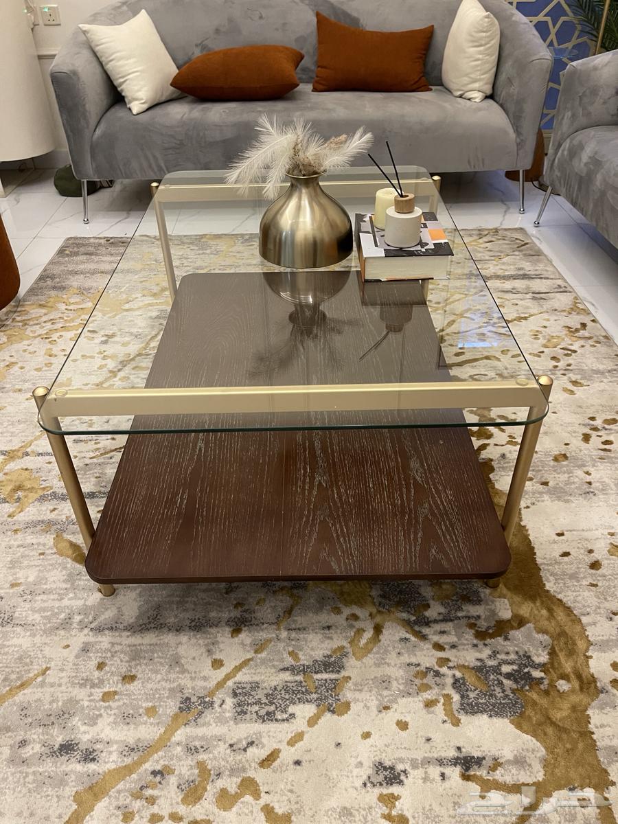 طاولة وسط شبه جديده وطاوله جانبيه السعر 600 ريال الرياض ا64611854665090111