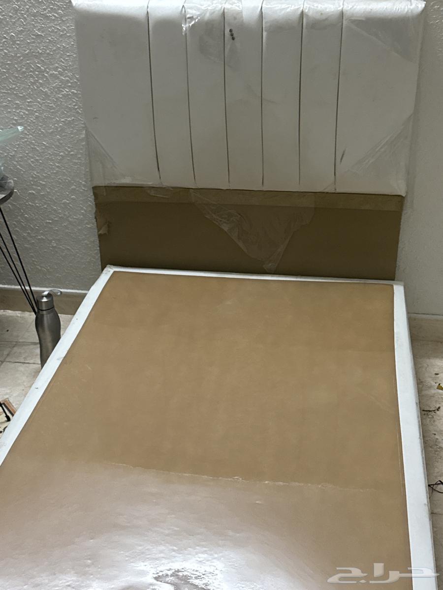 ثلاثه اسره نفر شبه جديده بس الواجهه خربت64611980034945111