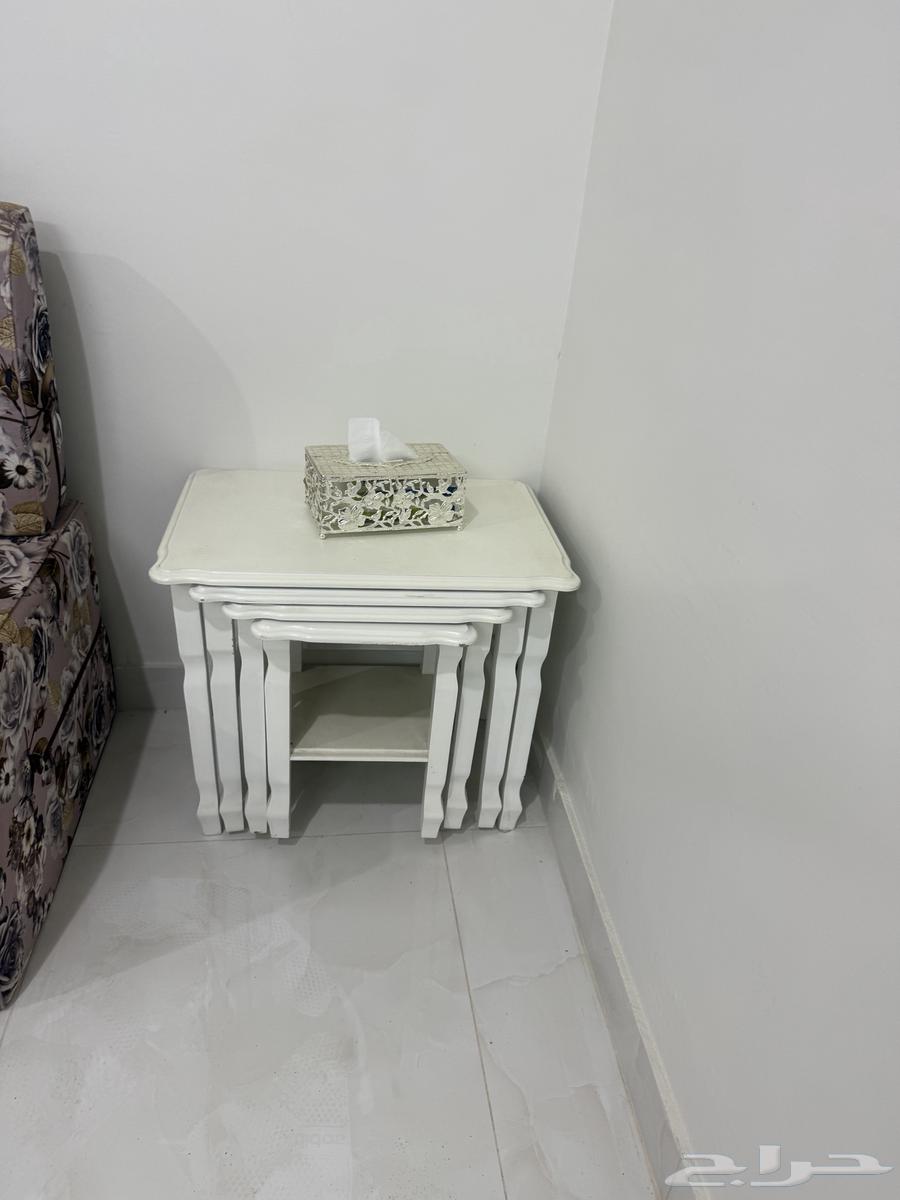 كنب و باطرمه و طاولات و جزامة و مكتب و سرر و دولاب64614584061185114