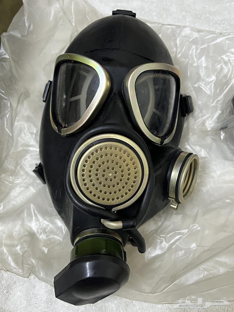 War Gas Mask Suitable for Use – New Filter with Its Bag64608190599811112