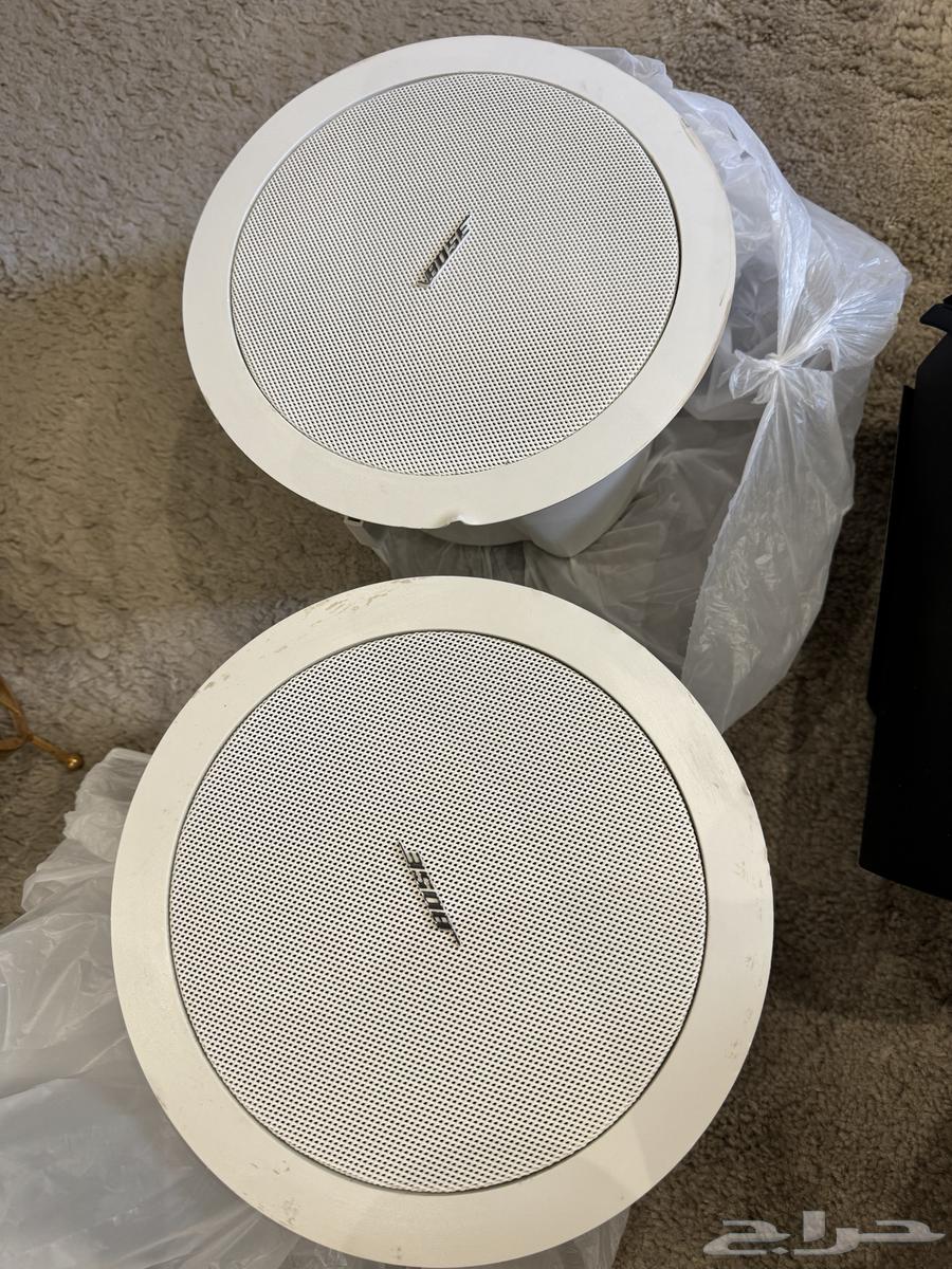 4 سماعات جدارية ماركة بوز Bose مع جهاز الامبيليفاير64610791119619114