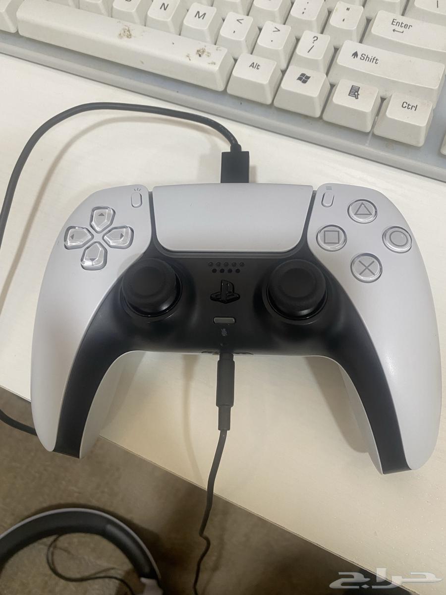 For sale, Sony 5 in good condition with its box64606560584961110