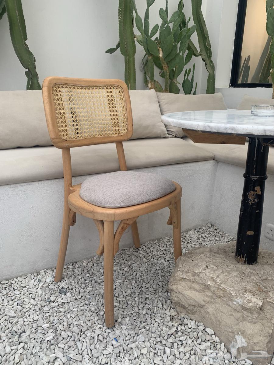 للبيع   كراسي خشبية أنيقة64611192245633113