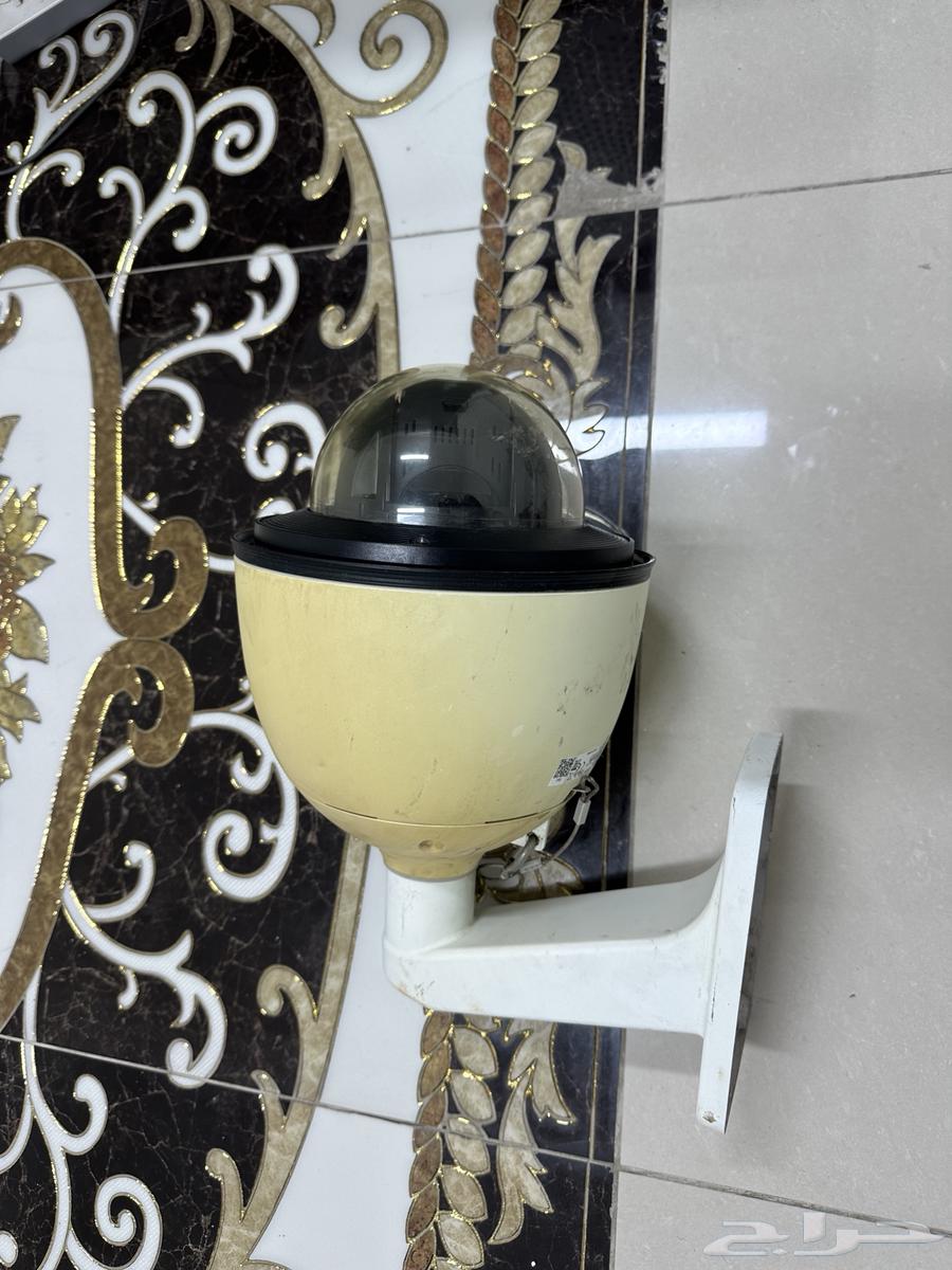 Used Cameras and Korean Wisenet (Hanwha) Four 4-Megapixel IP Cameras.64611217261187111