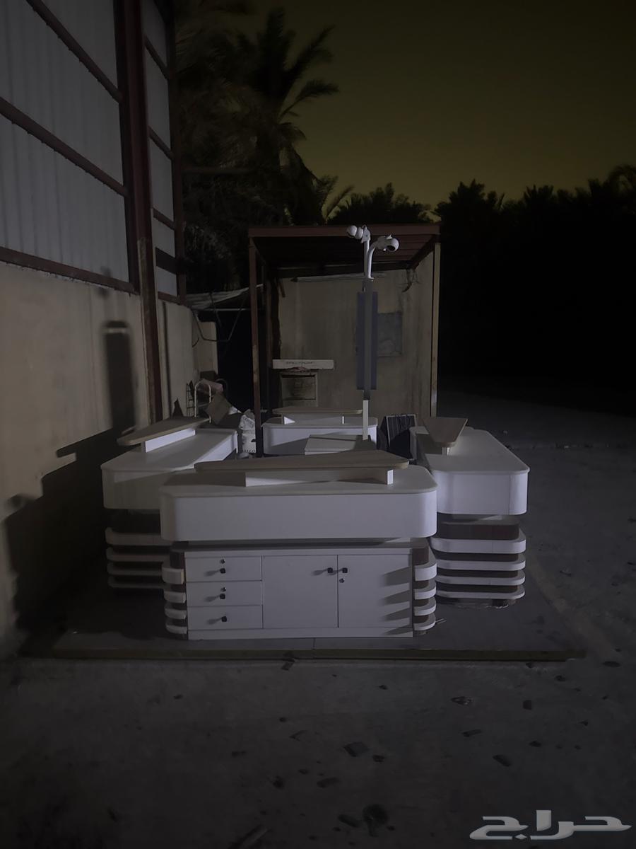 كشك عطور جديد توها من 4 شهور إذا تصور مش واضحة ارسل لي عرقم64615980669059112