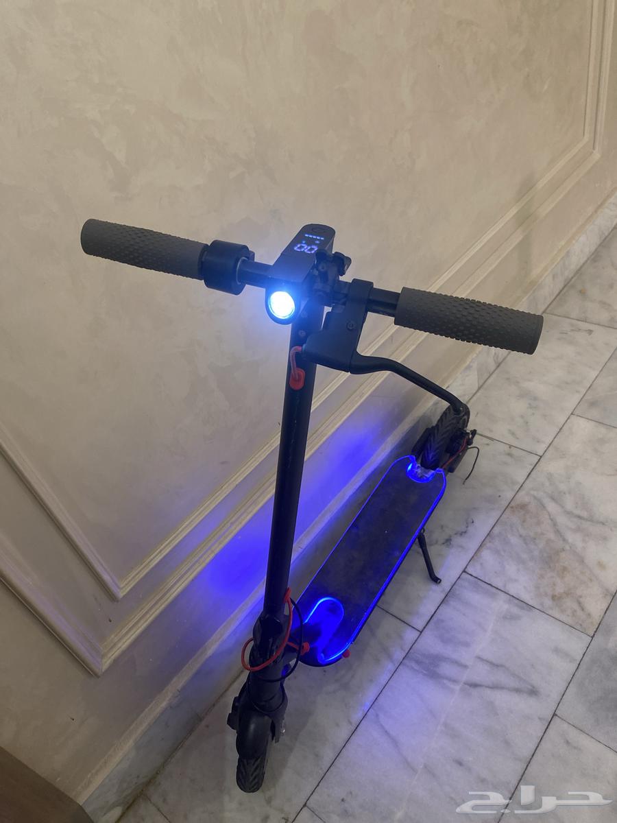 سكوتر كهرب مستعمل شغال وسريع والمبلغ50064611330468865111