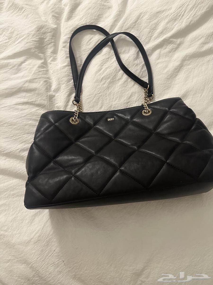 شنطة DKNY الاصليه64606319768449114