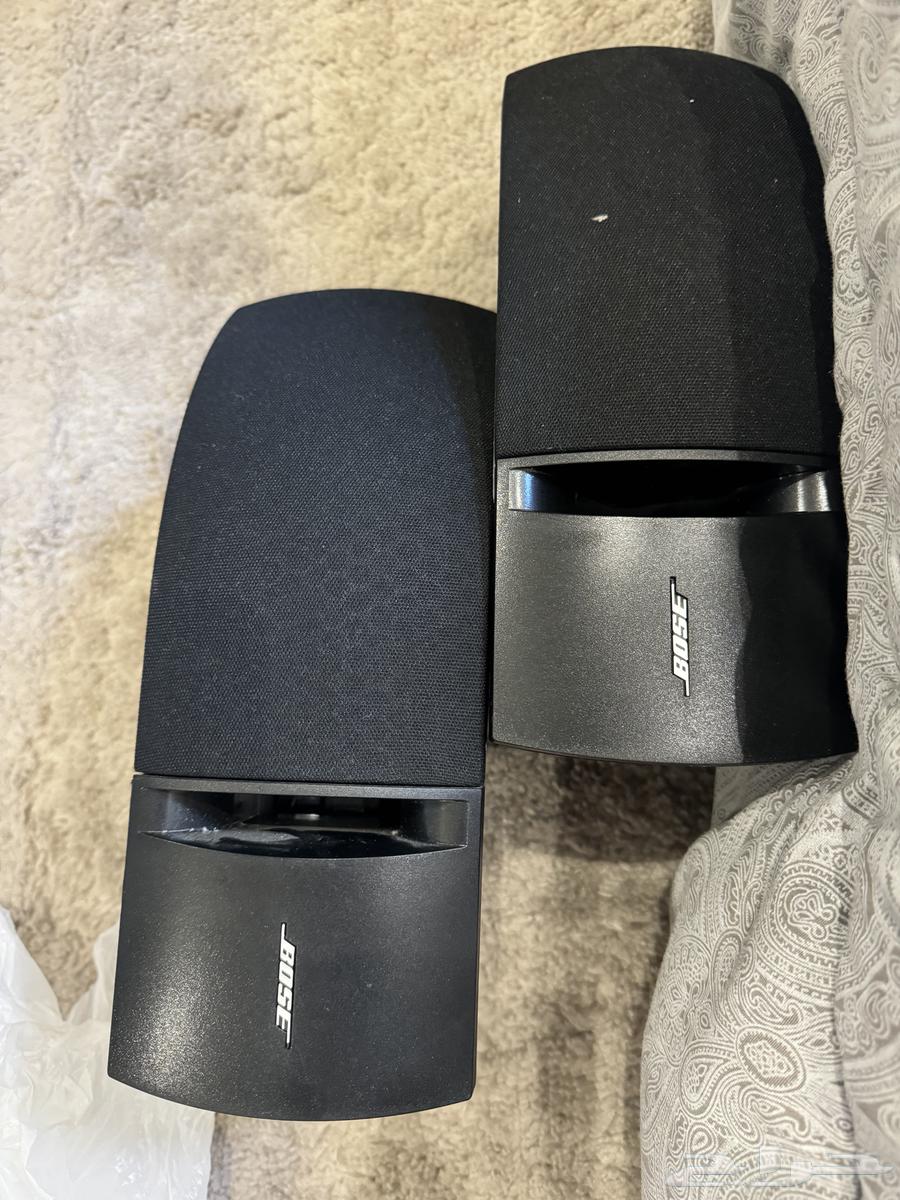 4 سماعات جدارية ماركة بوز Bose مع جهاز الامبيليفاير64610791119619113