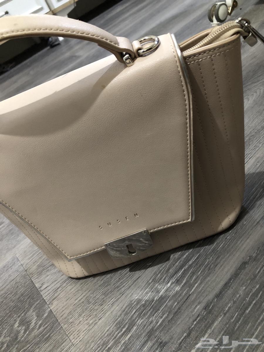 شنطه وردي نود كبيره مستعمله إستعمال خفيف 40 ريال64615806383106110