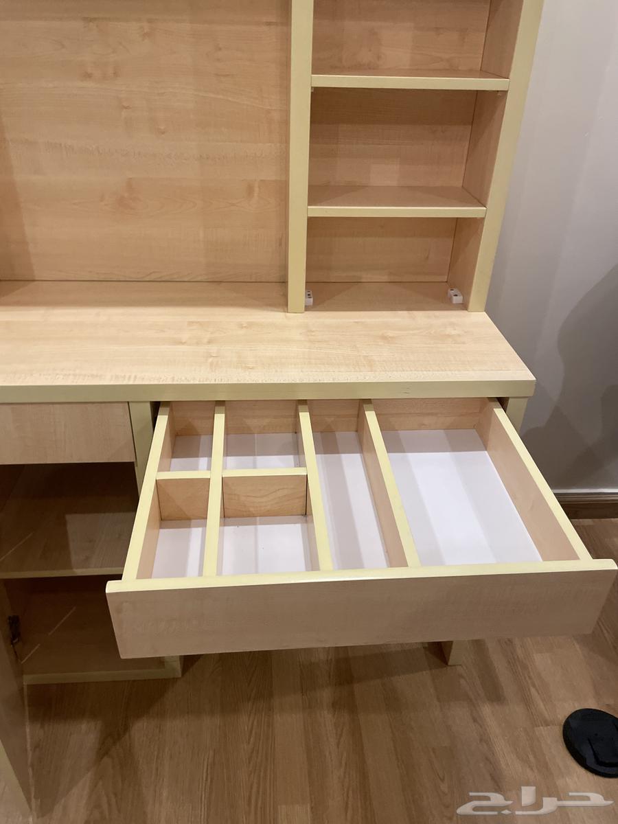 A new table with no scratches and clean64614447253251112