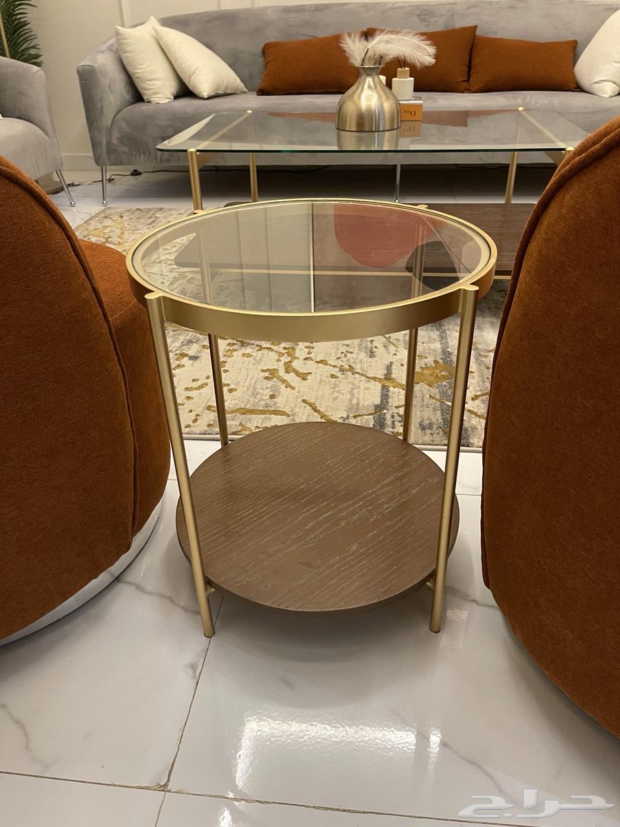 طاولة وسط شبه جديده وطاوله جانبيه السعر 600 ريال الرياض ا64611854665090114