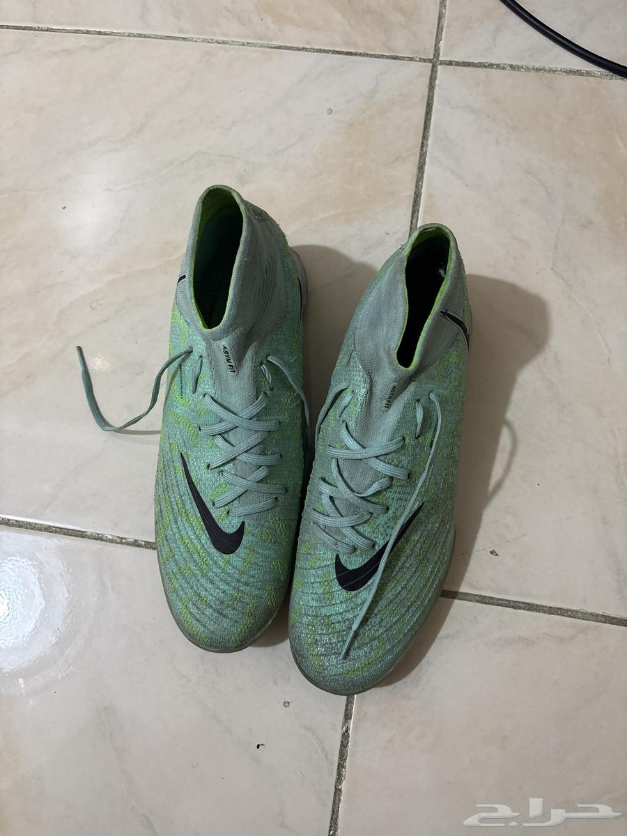 جزمه نايك نضفيه للبيع مقاس43 السعر 15064608278159107110