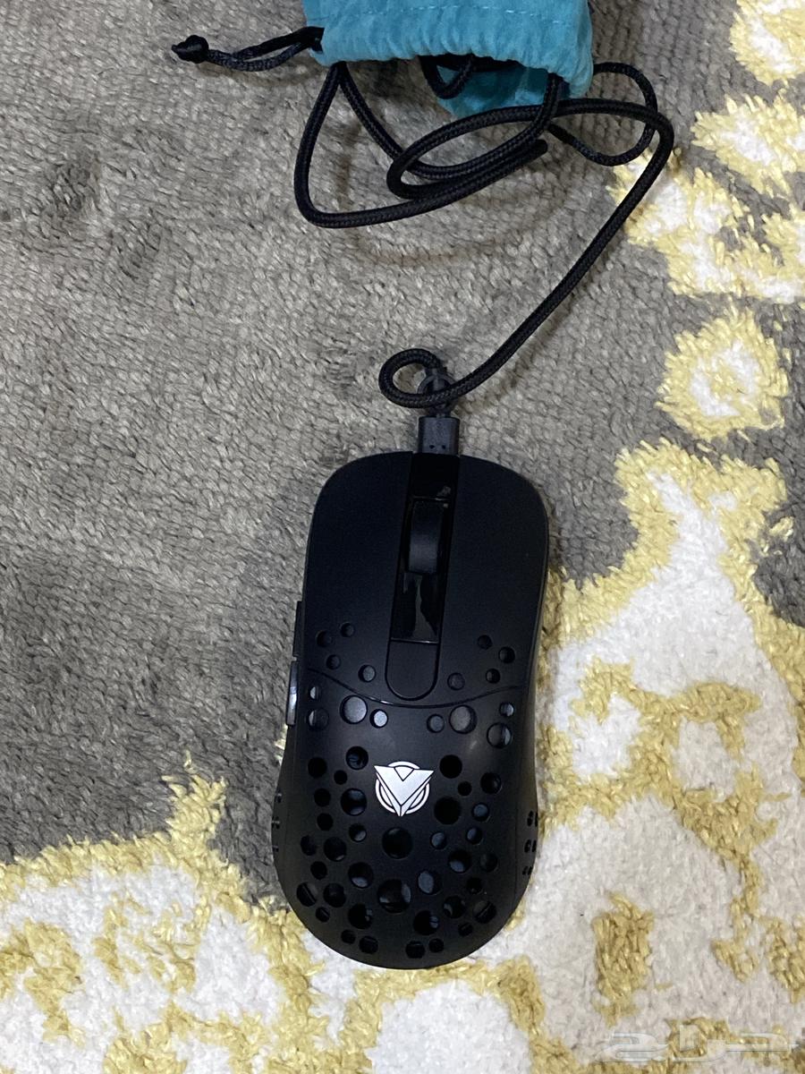 كيبورد وماوسين وماوس باد وكاميرا للبيع64610095250562113