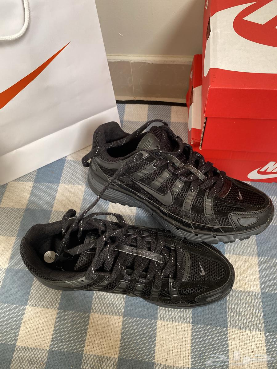 Shoes for sale, size 44; shoes are new, worn once, price 450 SAR; reason for sale is urgent64610157373059112