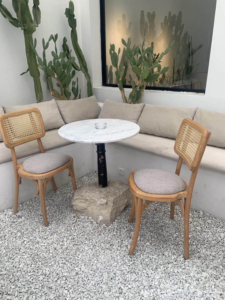 للبيع   كراسي خشبية أنيقة64611192245633112