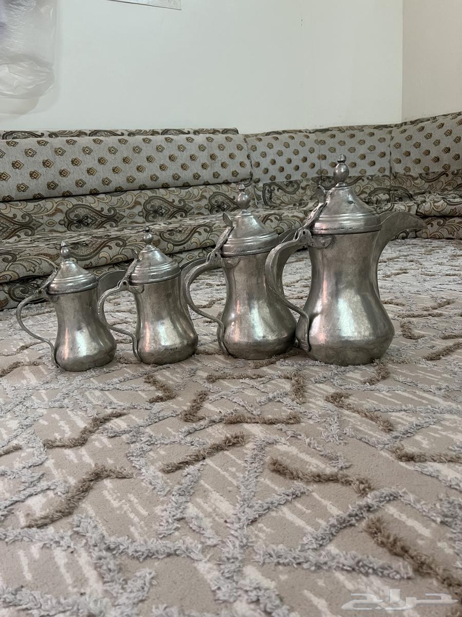 للبيع دلال طقم64611255012354111