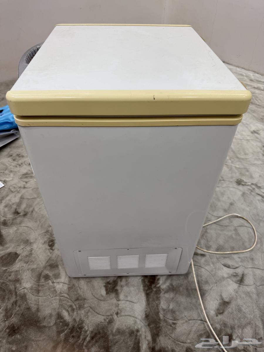 ثلاجه سطحيه نظيفه سبب البيع ابي حجم اكبر منها64613165910530111