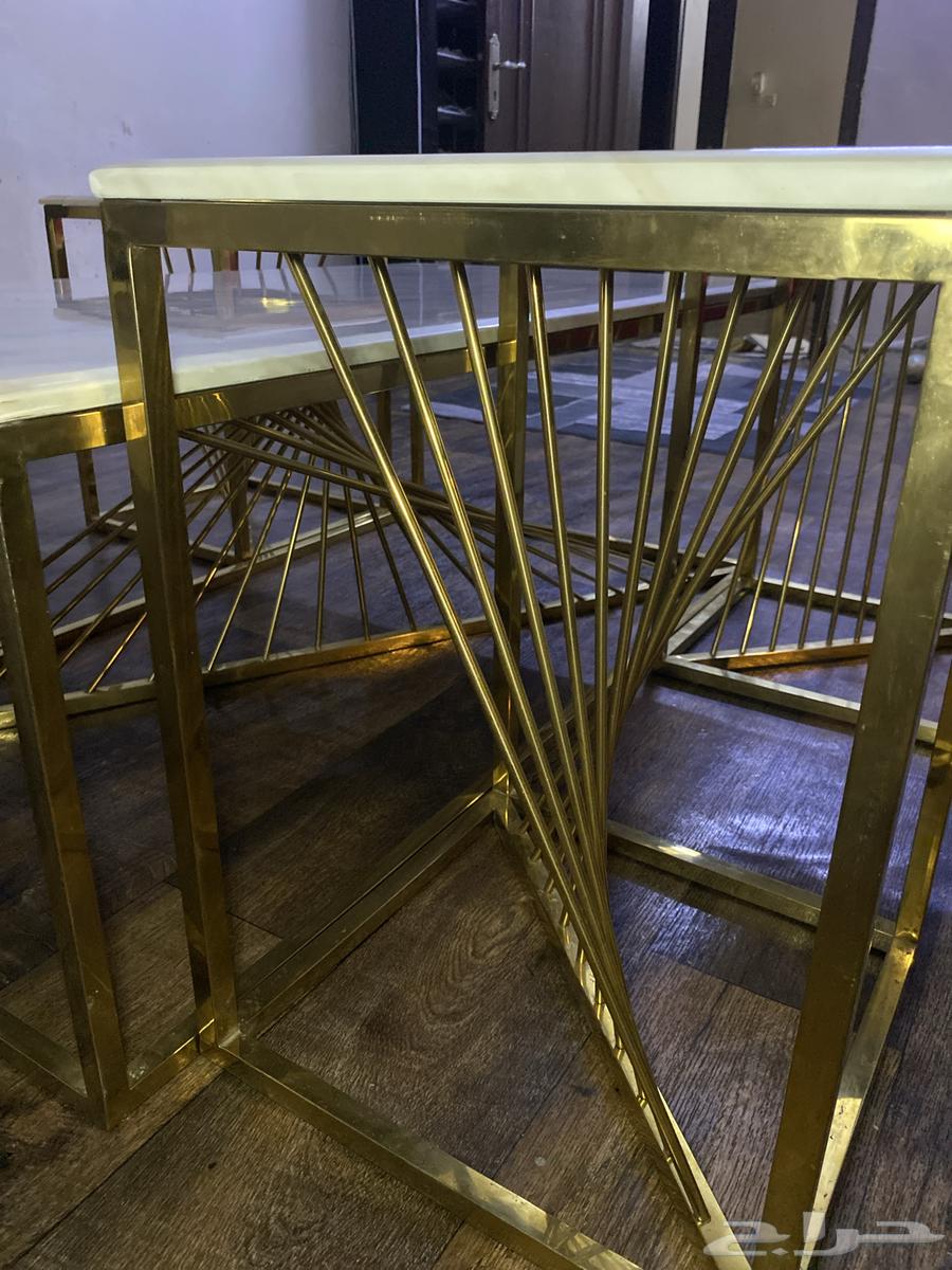 Table and tree64611317801090111