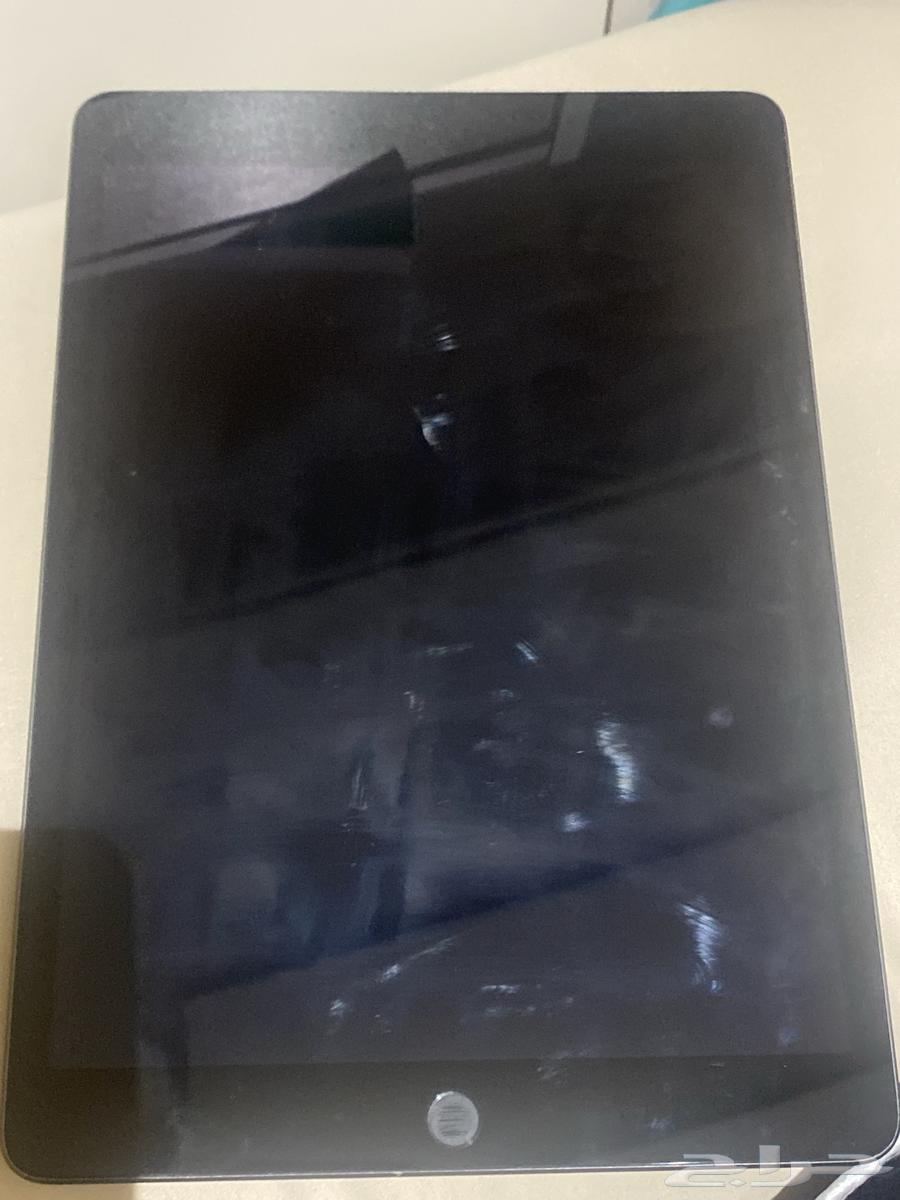 9th-generation iPad, 64 GB, pristine condition — no cracks64608973442307110