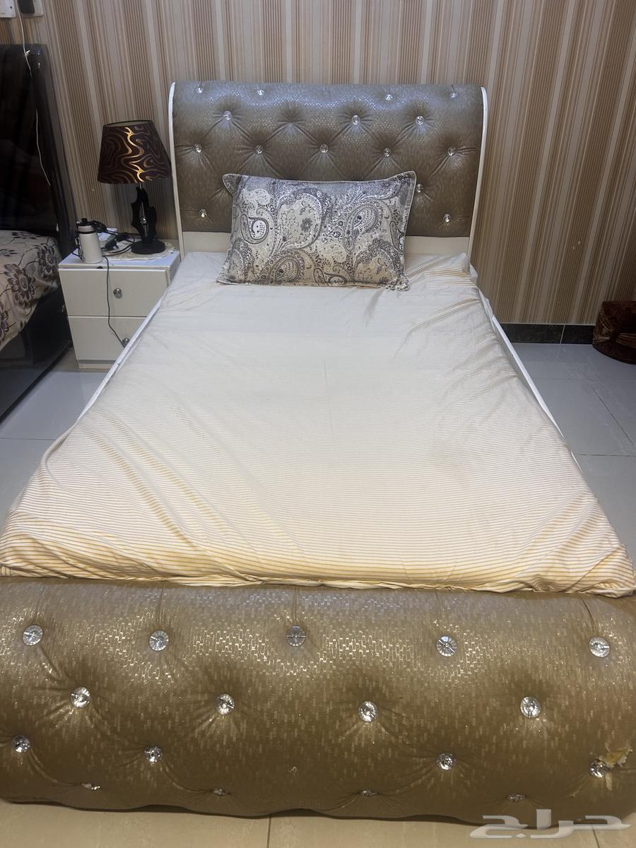 Bed and Towel64623417865729113