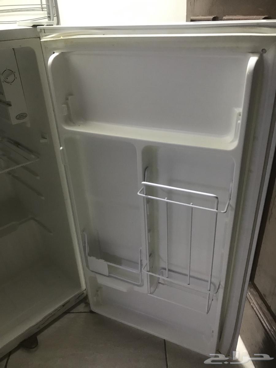 Small refrigerator for sale on condition 250 cash, contact me today and we'll settle64608936287363112
