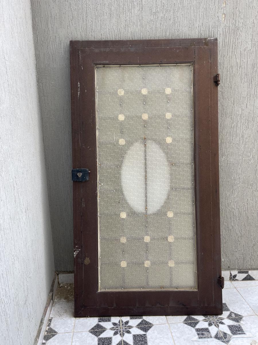 باب حديد نظيف64615485240962113