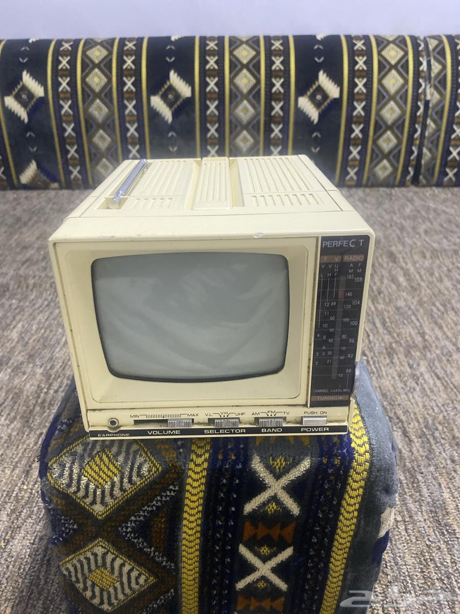 تلفزيون مع رادي قديم64606498687874111