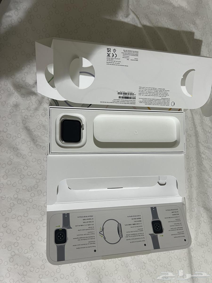 ساعه ابل شبه جديده مقاس 40 للبيع ب 90064607209292545110