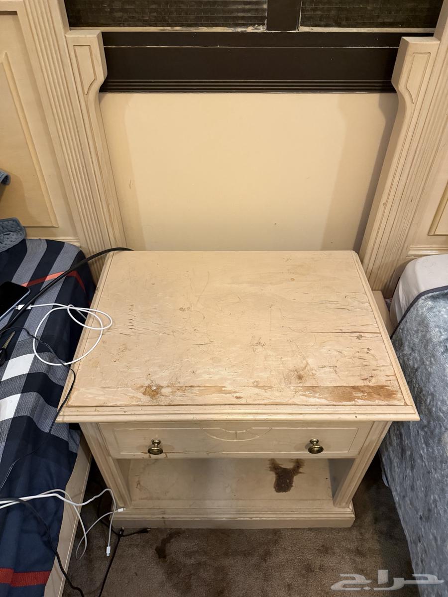 للبيع اثاث غرفة نوم64614372551169110