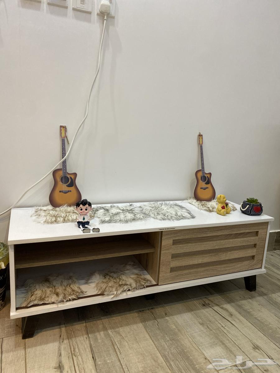 طاولة شاشه جديده ونضيفه وحلوه مره64613826604929111