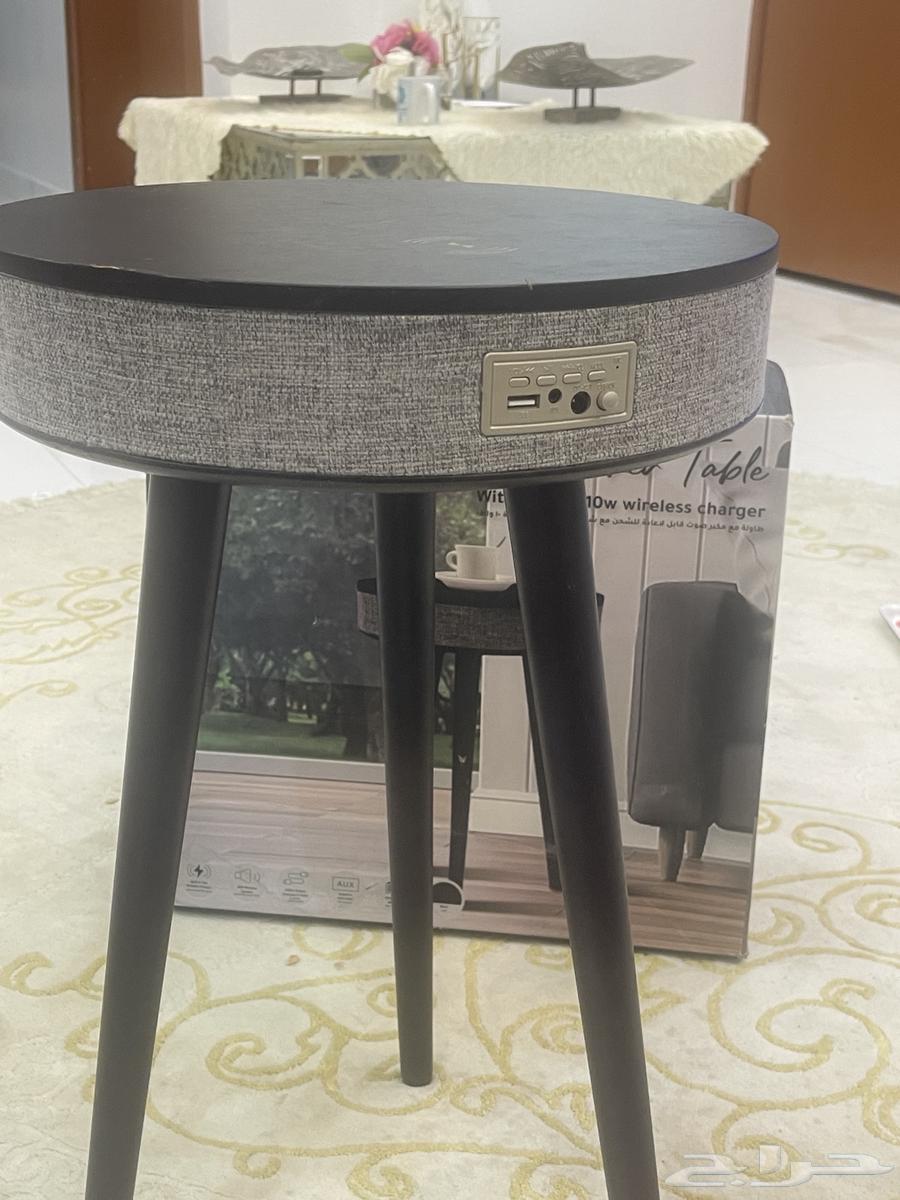 طاوله مع سماعه64614546920833111