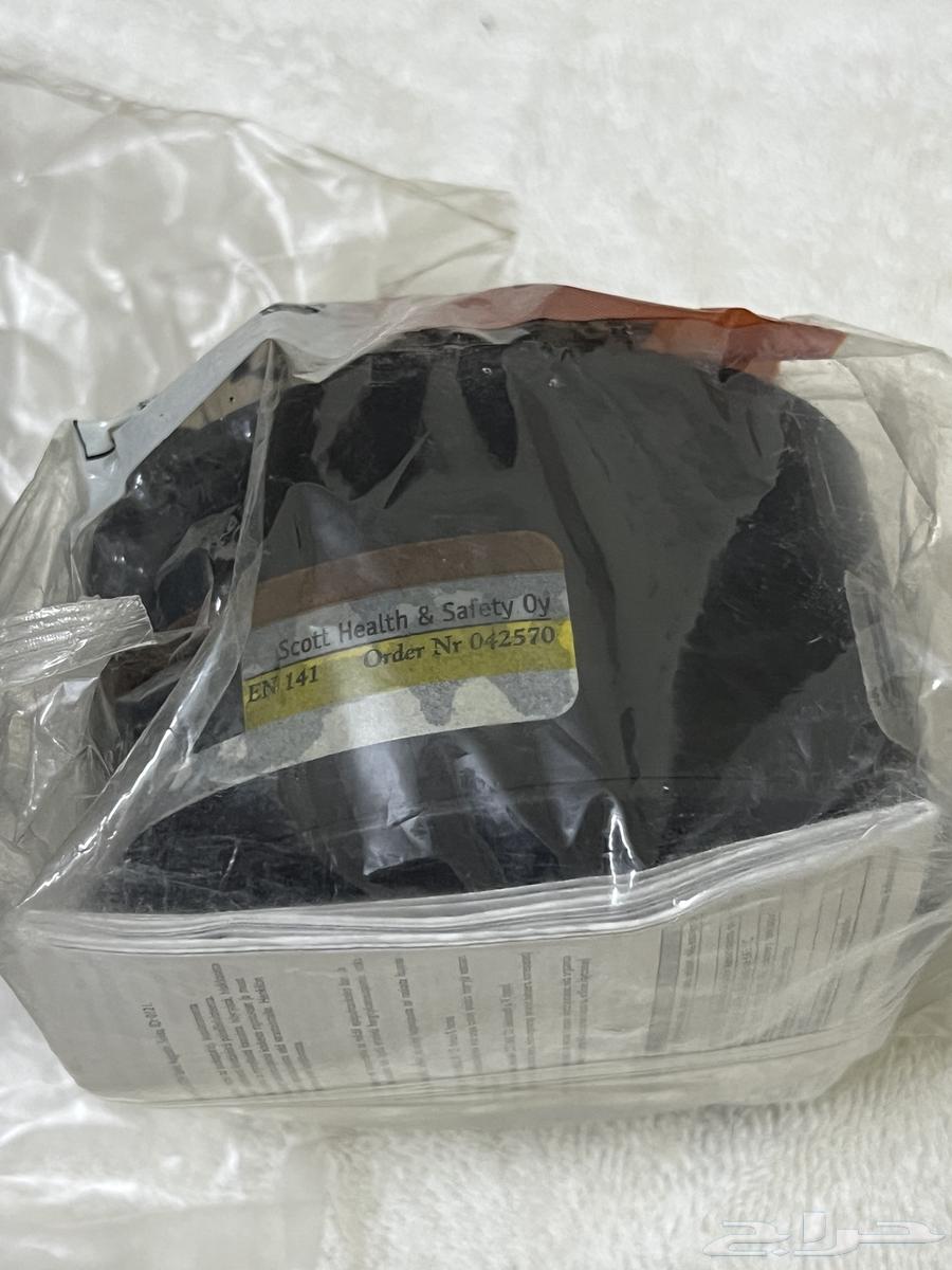 War Gas Mask Suitable for Use – New Filter with Its Bag64608190599811111