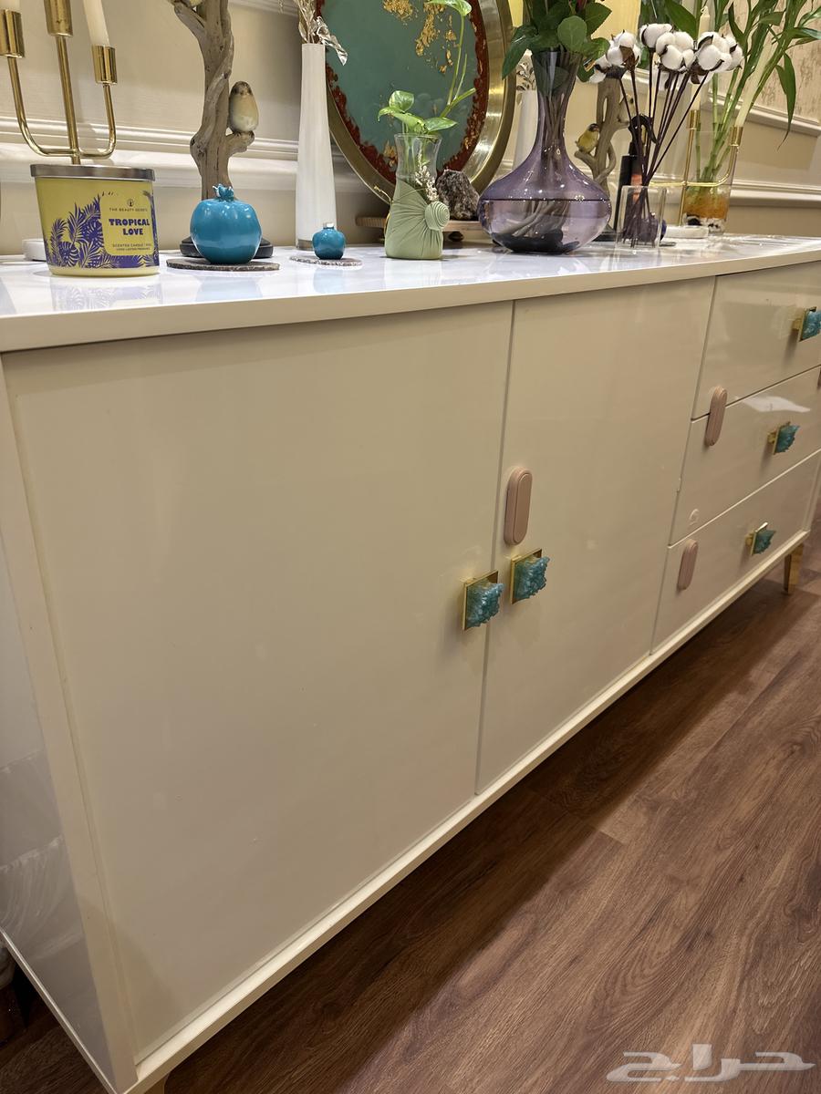 بوفيه طاولة طعام خشب ابيض من هابيتات المنزل - حديد نضيف جدا64615509784449112