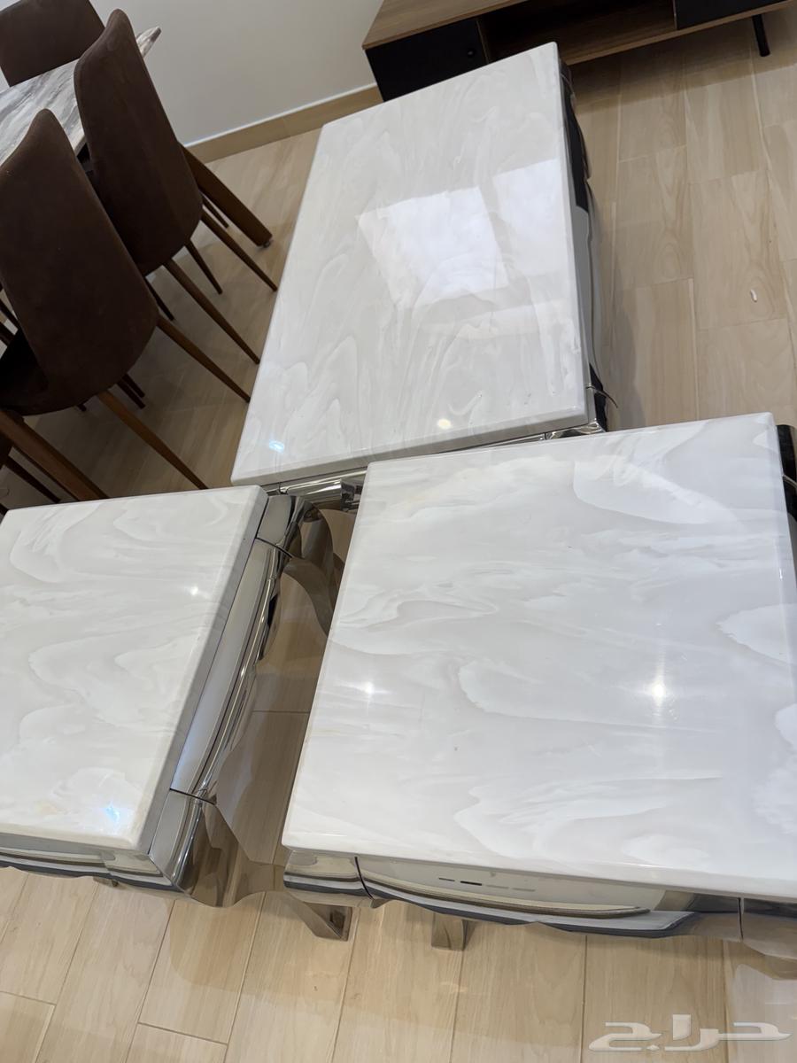 طاوله فضي مع ثنين خدمه وطاوله طعام مع 6 كراسي جديده64608973476482110