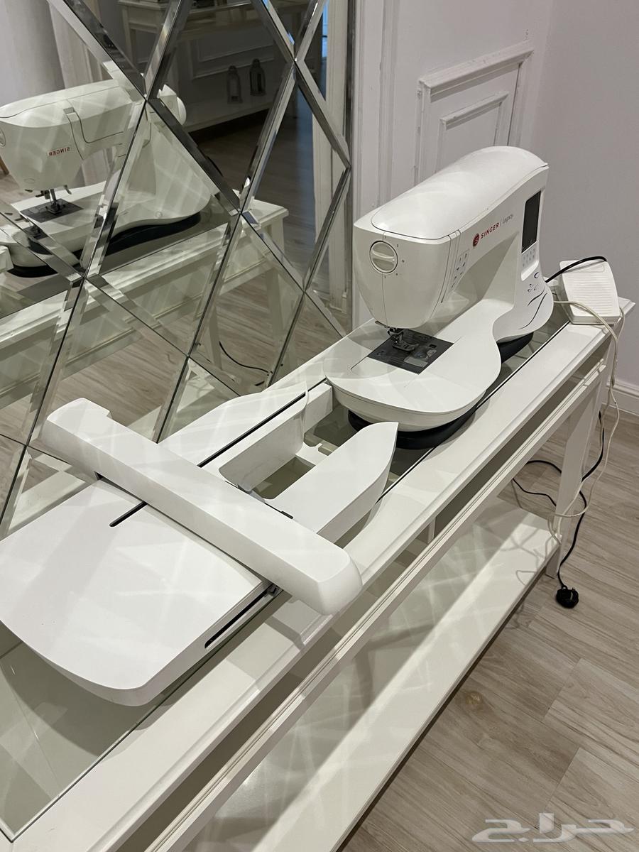 للبيع ماكينة Singer Legacy خياطة وتطريز شبه جديدة64613998892289111