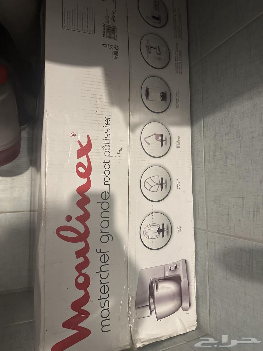 عجانة مولينكس جديده بكل ملحقاتها لم يتم استعمالها بالكرتون64613569648770110