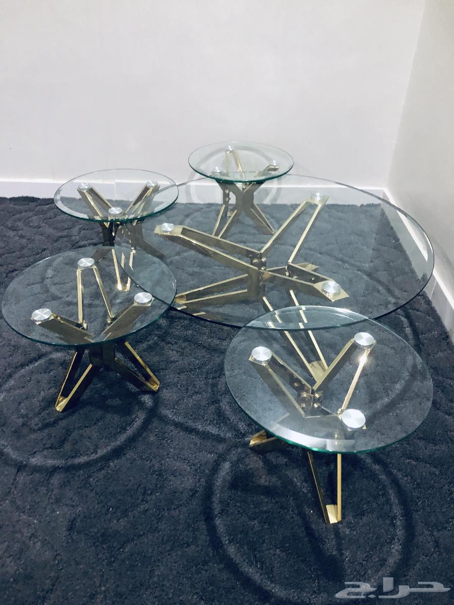 طاوله زجاج ارضي اللون ذهبي64613374495489111