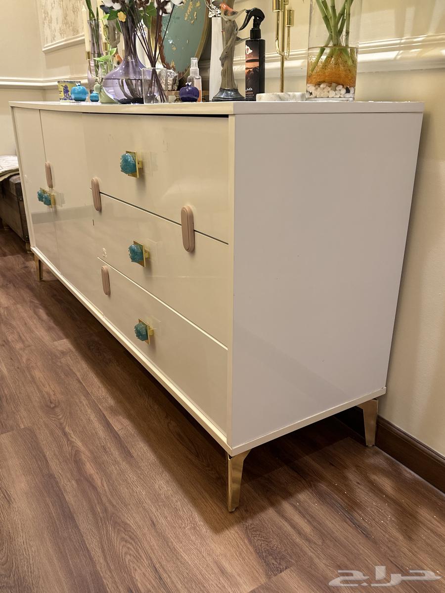 بوفيه طاولة طعام خشب ابيض من هابيتات المنزل - حديد نضيف جدا64615509784449111