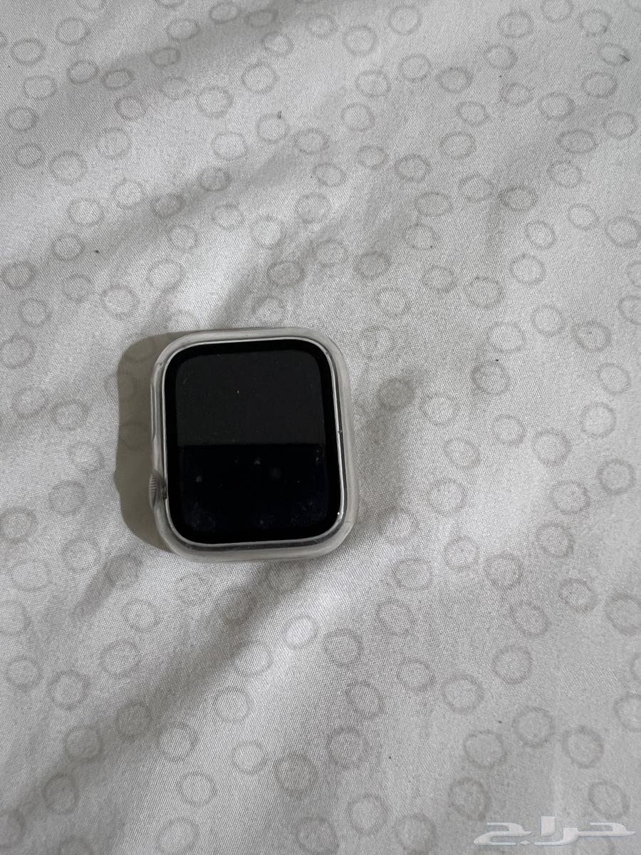 ساعه ابل شبه جديده مقاس 40 للبيع ب 90064607209292545112