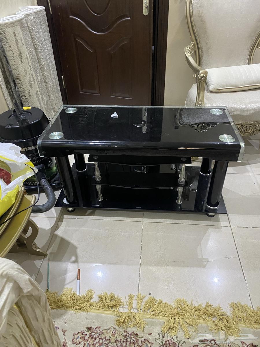 طاولتين للشاشات للبيع المستعجل64611492689537111