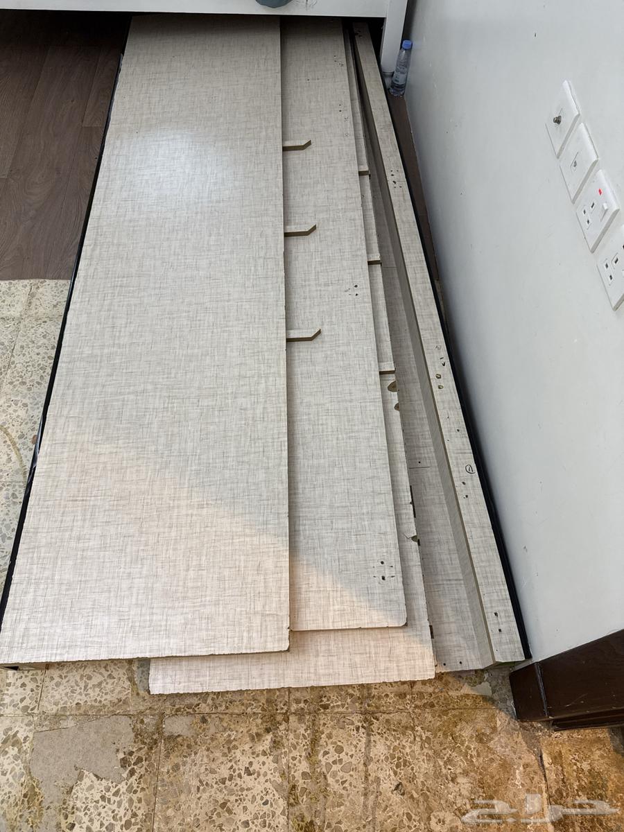 مجانا  ألواح ومفصلات إيطالية FGV للبيع (خزانة كبيرة مفككة)64611116928385112