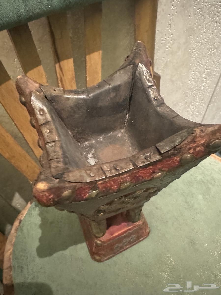 مبخرة قديمة64607159703939113