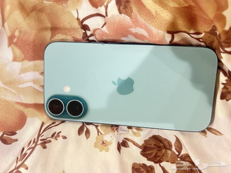 آيفون 16 العادي 128G ملاحظه في شعر وليس كسر بسيط جدا  وموضح64610367544065114