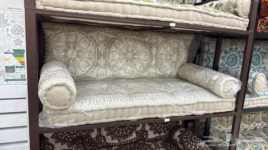 Floor Seating64607607021569114