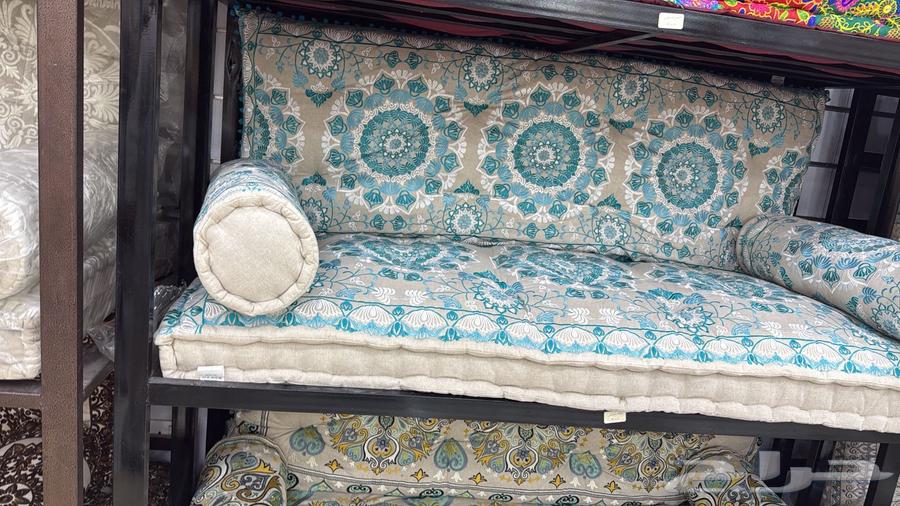 Floor Seating64607607021569110