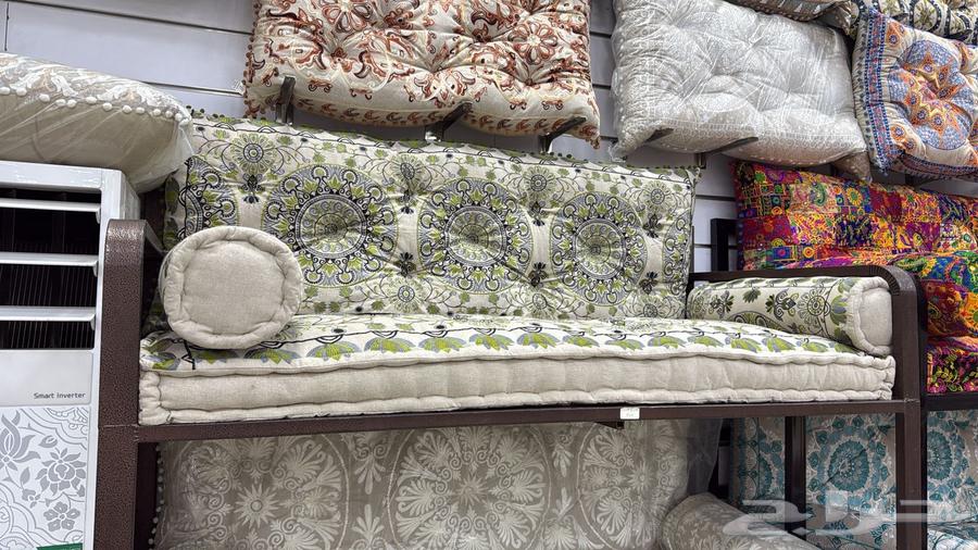 Floor Seating64607607021569111