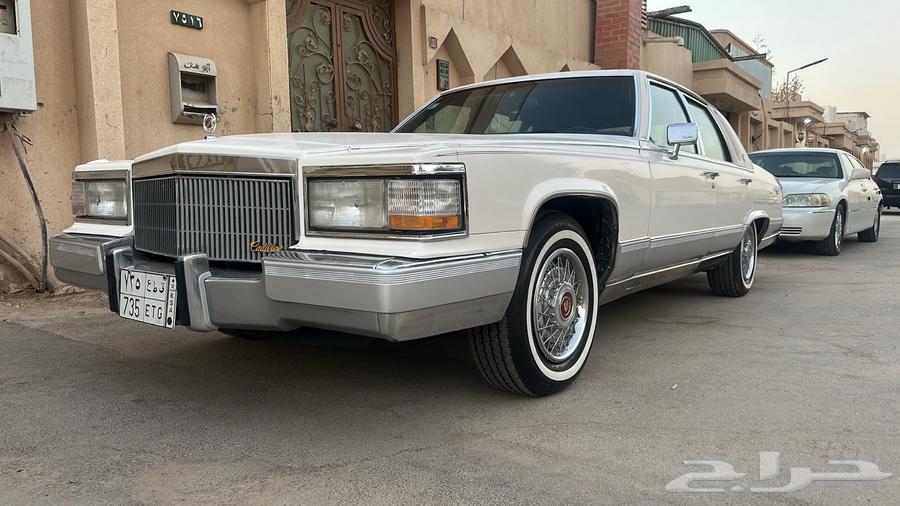 For sale, also available in white color; interior is chocolate-colored; everything is functional and has been inspected and refurbished.64608581067138112