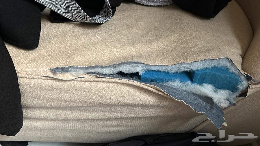 كنب حرف U مستعمل للبيع مع طاولاته و سجادة64613006455426113