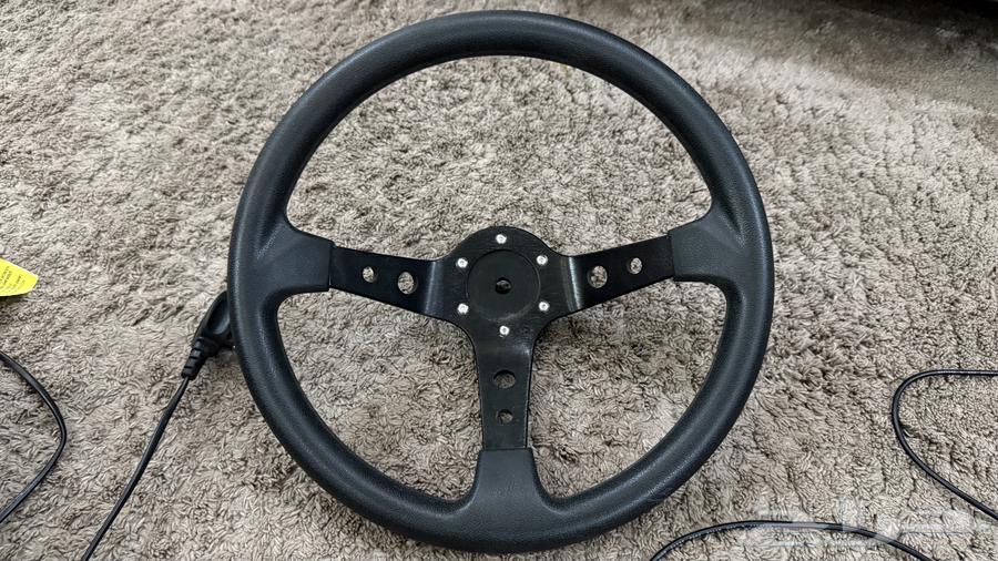 طقم Thrustmaster T300 للبيع   نظيف جدا64606548267267110